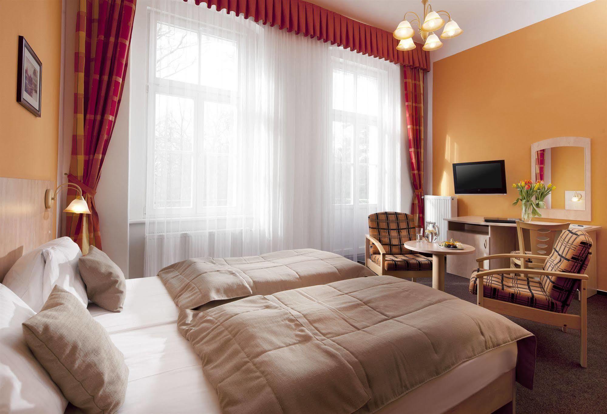 Hotel Metropol Františkovy Lázně Zewnętrze zdjęcie